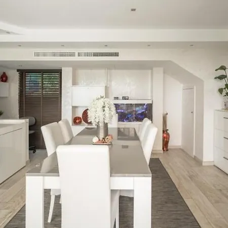 Ferienhaus 3 Bedrooms With Private Garden And Pool Nizza