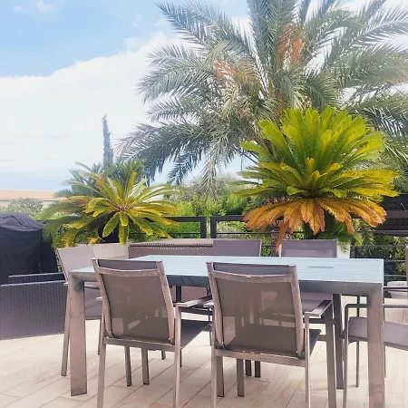 Сasa de vacaciones 3 Bedrooms With Private Garden And Pool