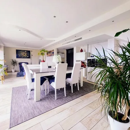 3 Bedrooms With Private Garden And Pool * Niza