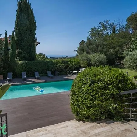 3 Bedrooms With Private Garden And Pool * Niza