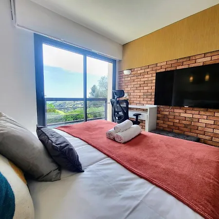 3 Bedrooms With Private Garden And Pool Ferienhaus *